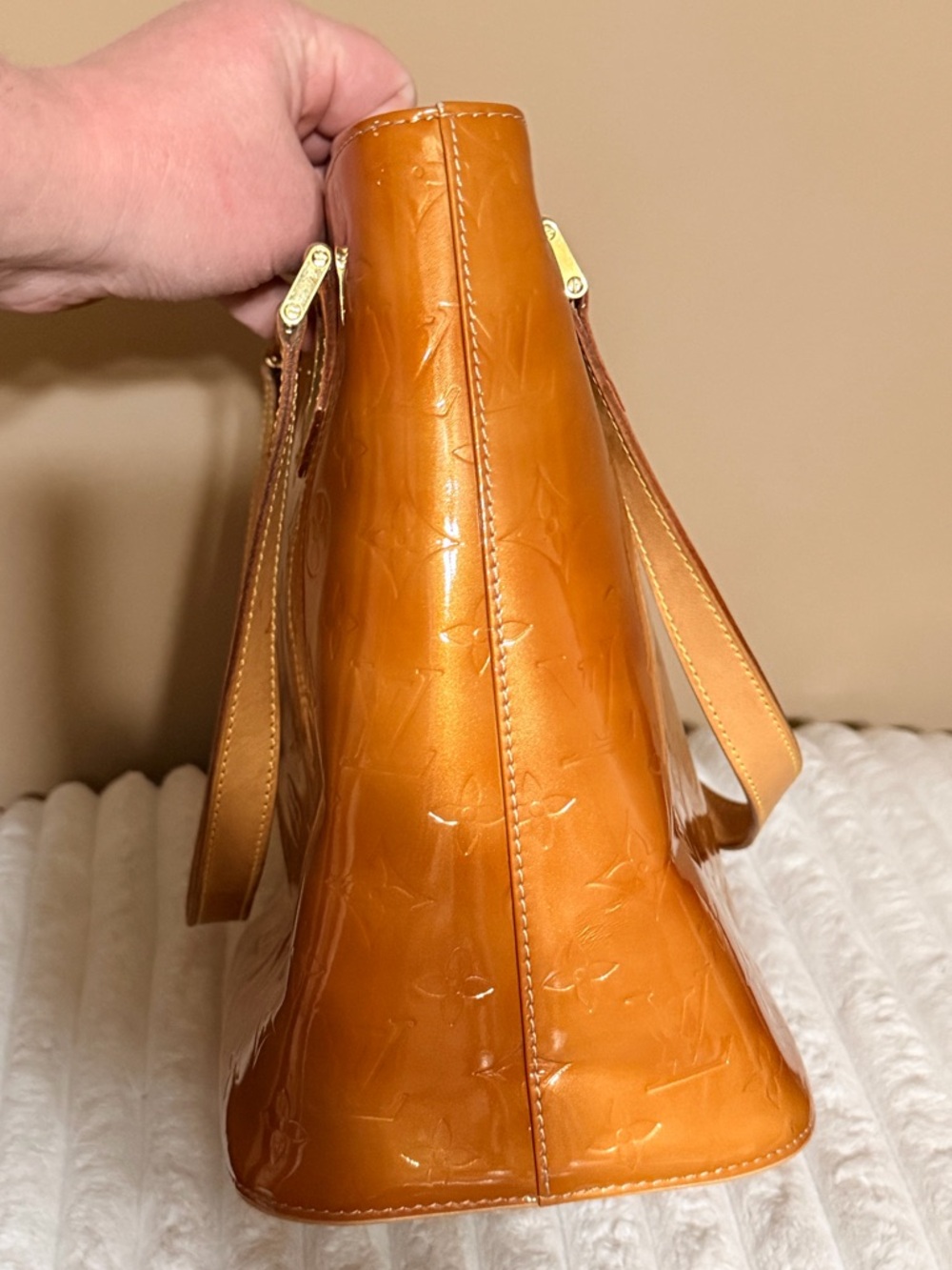 LOUIS VUITTON VERNIS HOUSTON TOTE - Picture 6 of 17